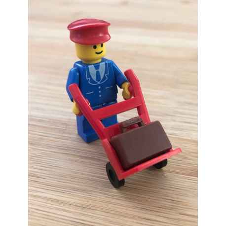 Figurine LEGO porteur de bagages (train)