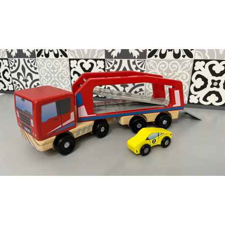 Camion transporteur en bois