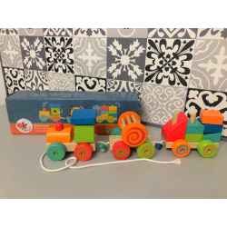 Train en bois à tirer