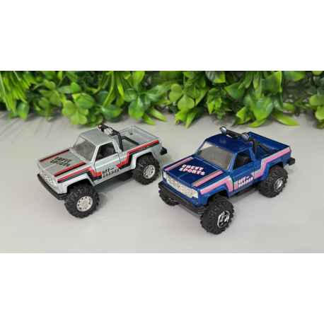 2 Pick Up Yatming en métal