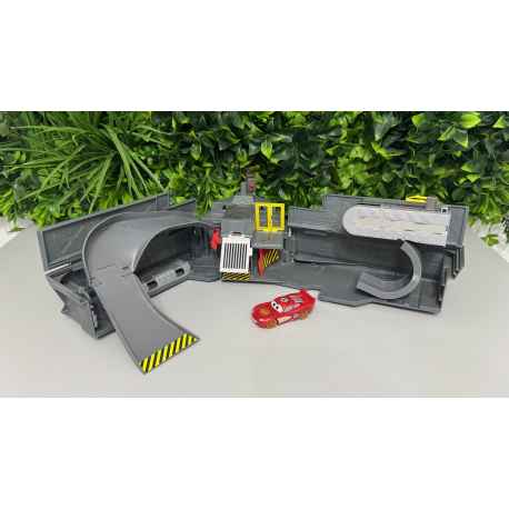 Base de combat CARS 2