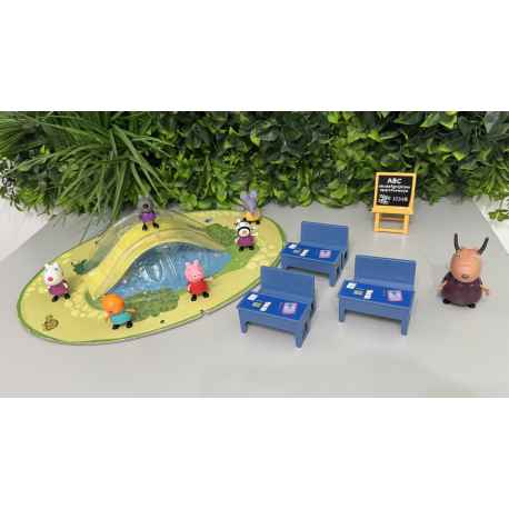 Salle de Classe + cour de récréation PEPPA PIG
